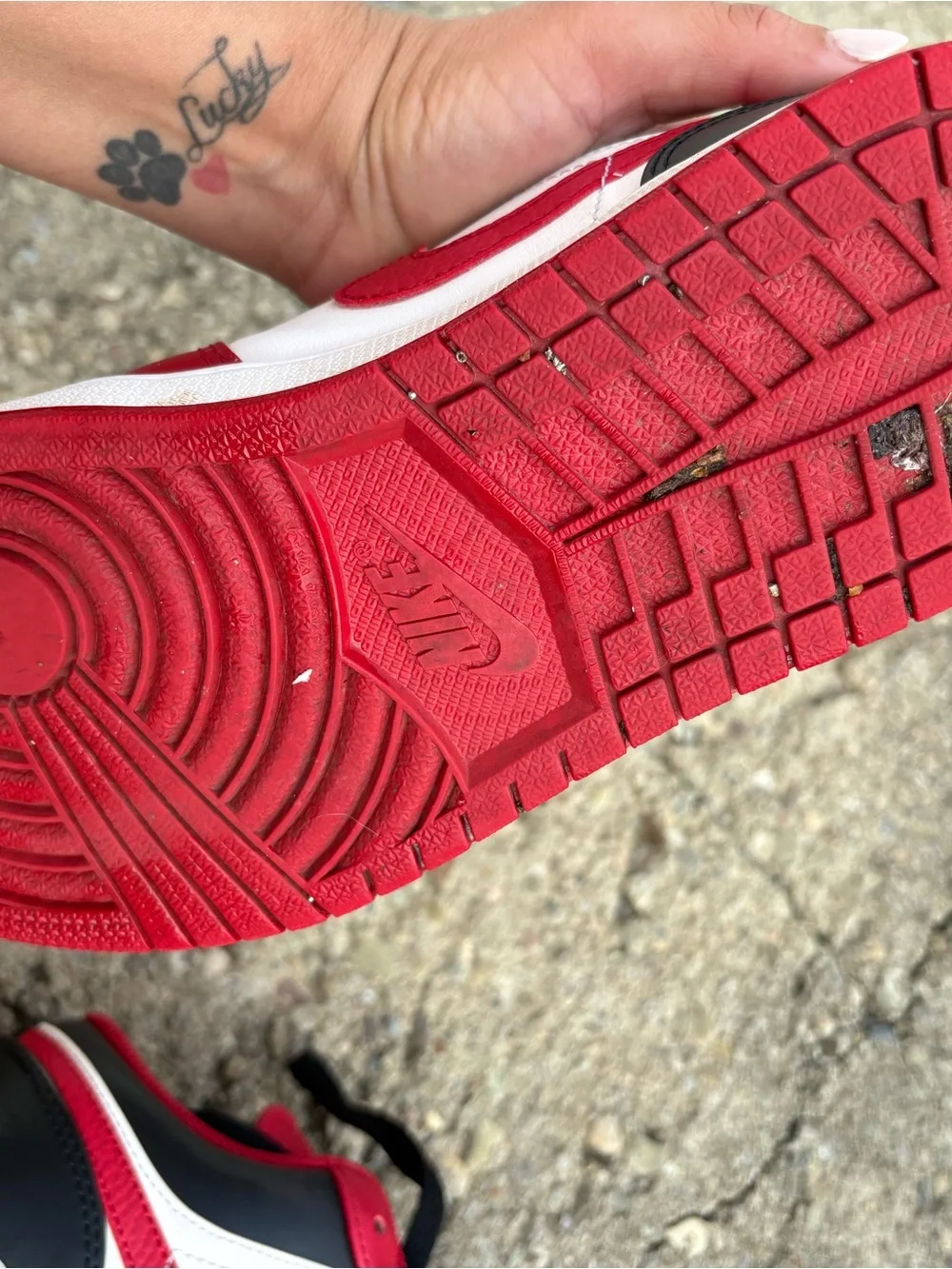 Nike men’s Red, White & Black Low-Top Sneakers